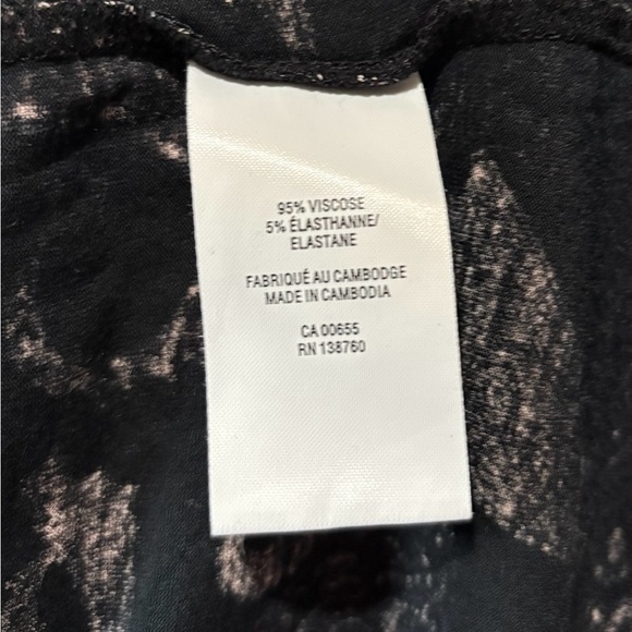 NWOT, Reitmans, Plus Size Paisley Tie-Front Top, 3X, Black, Pink, White - Picture 4 of 9